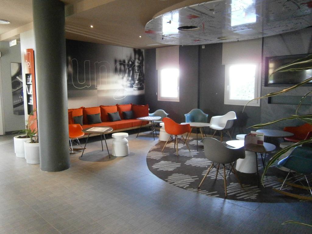 Ibis Hotel *